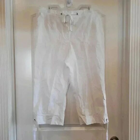 Studio Works Women's White Cotton Capri Pants - Picture 2 of 8